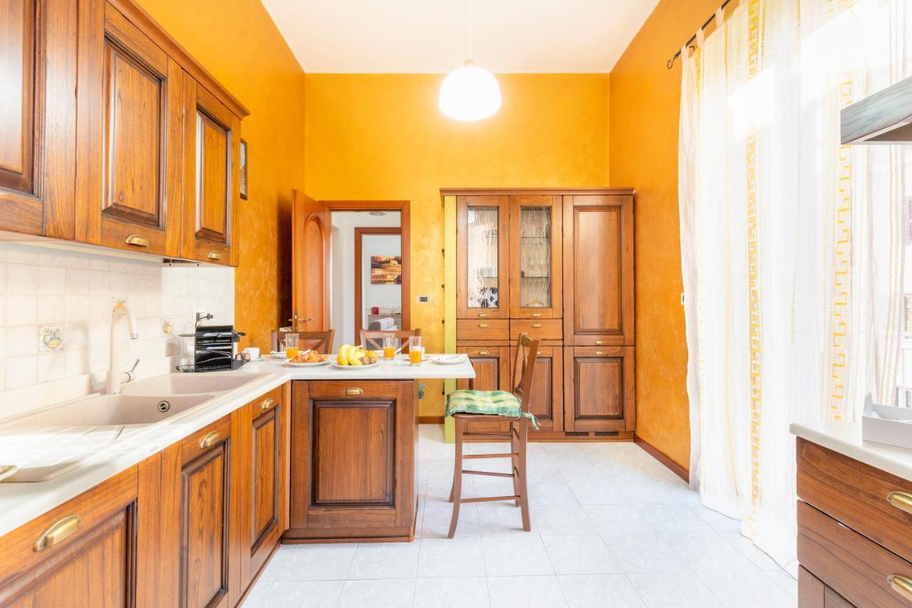 ローマHostly - Domus Happya - Dream In The Appia Antica Parkアパートメント エクステリア 写真